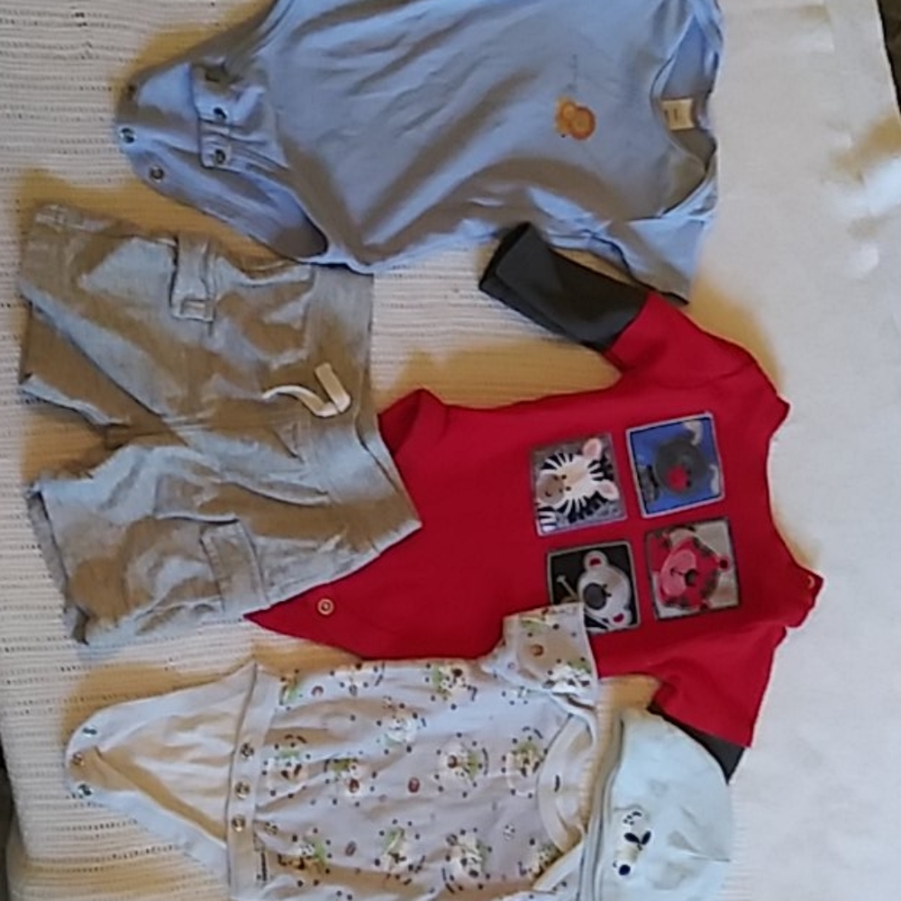 💲2for13💲5 pieces new born clothes 0-3 months